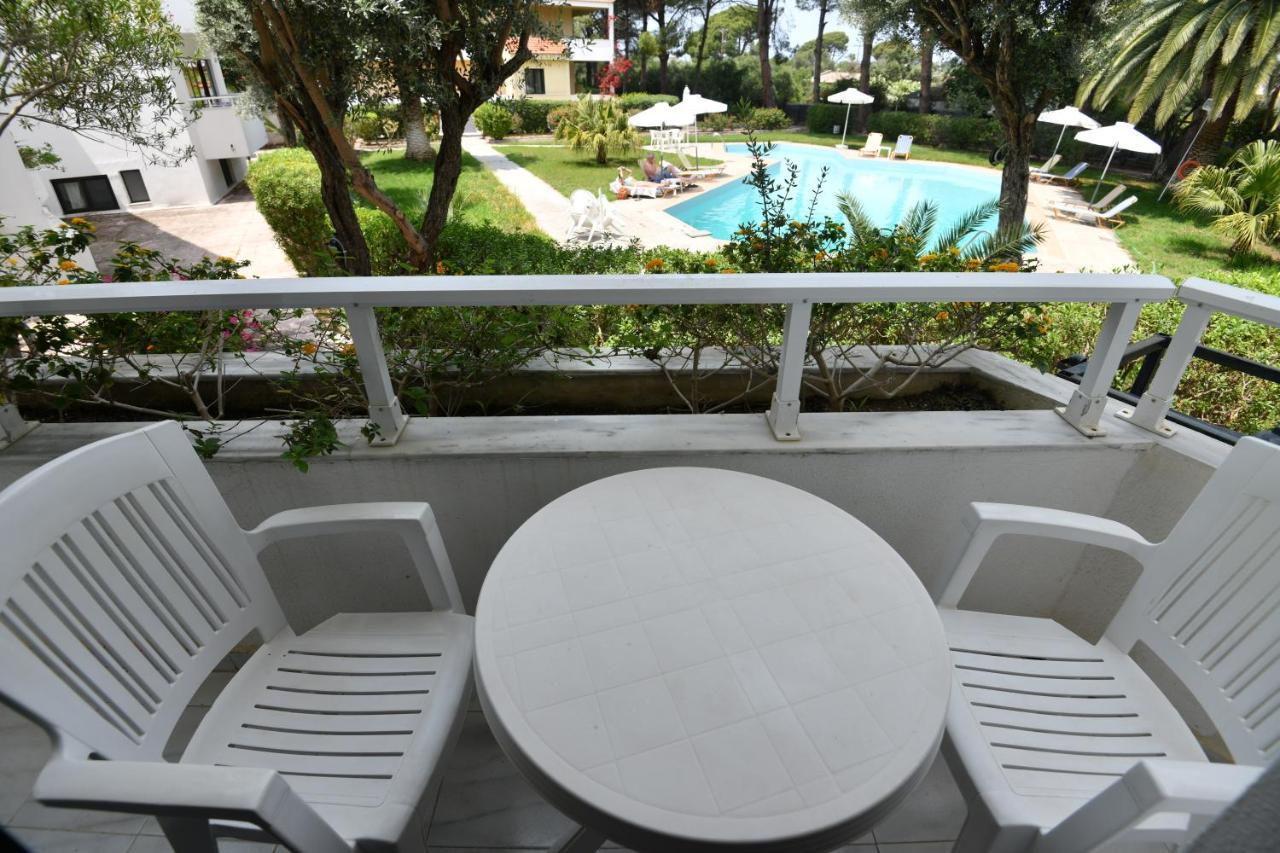 Niki Hotel Apartments Lalyssos Eksteriør billede