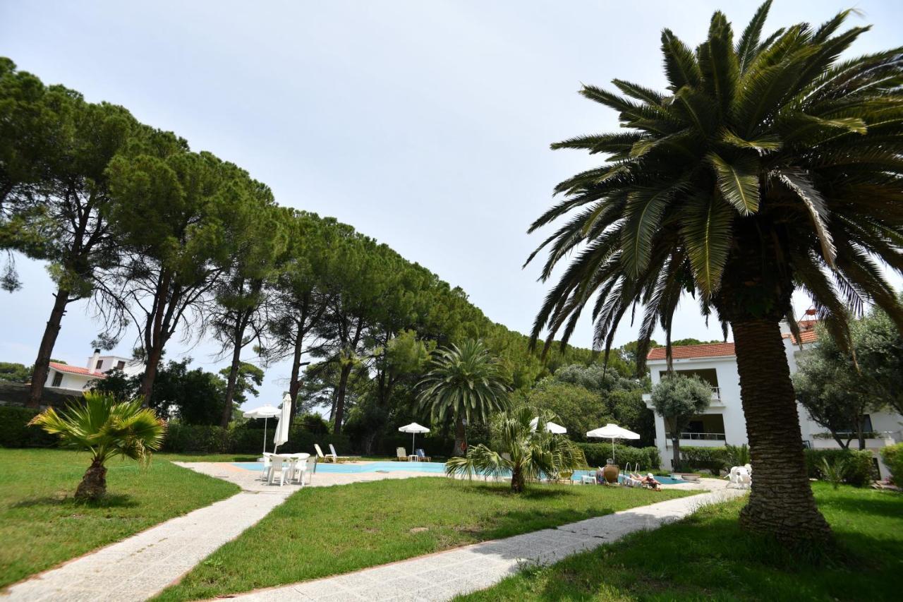 Niki Hotel Apartments Lalyssos Eksteriør billede