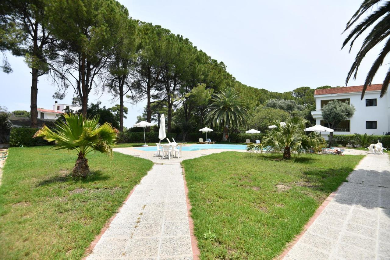 Niki Hotel Apartments Lalyssos Eksteriør billede