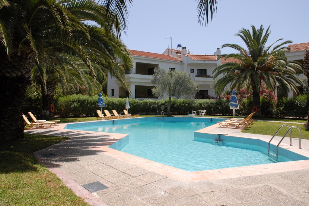 Niki Hotel Apartments Lalyssos Eksteriør billede