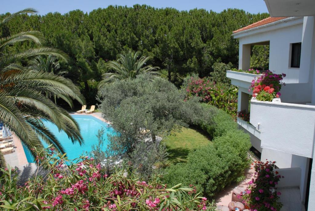 Niki Hotel Apartments Lalyssos Eksteriør billede