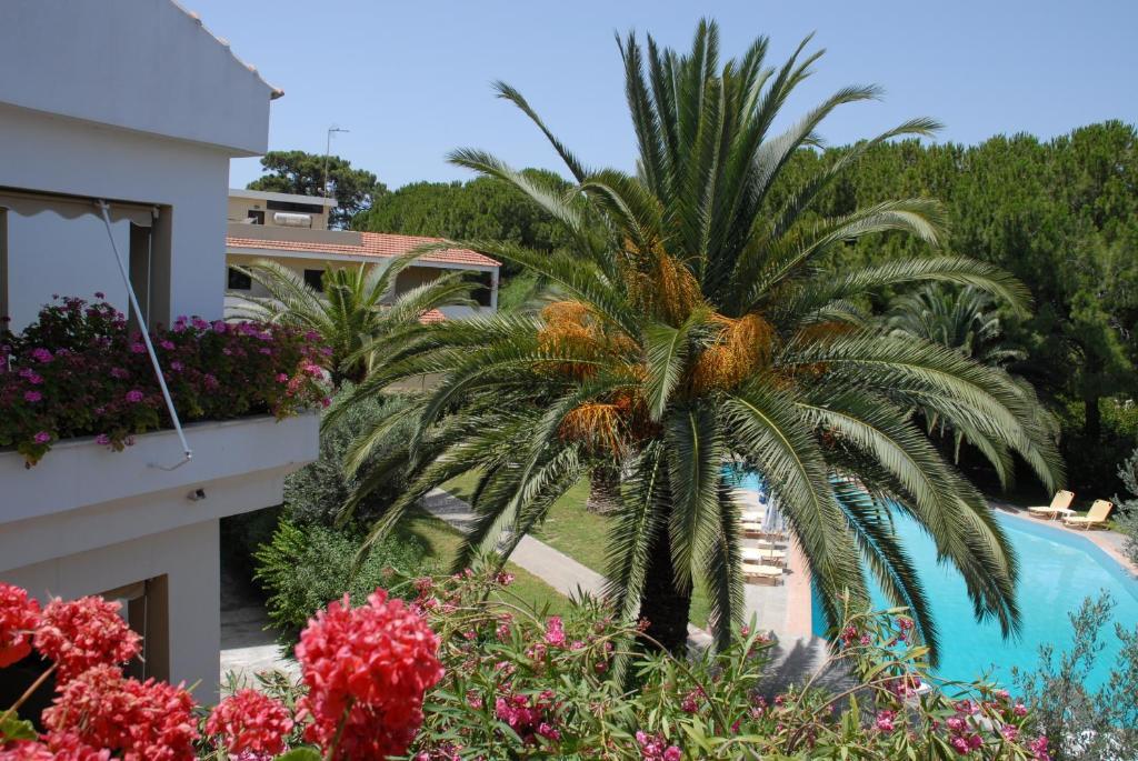 Niki Hotel Apartments Lalyssos Eksteriør billede