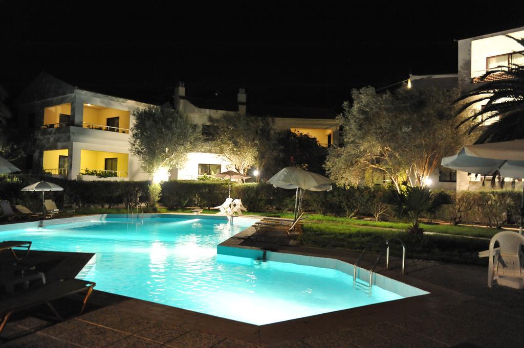 Niki Hotel Apartments Lalyssos Eksteriør billede