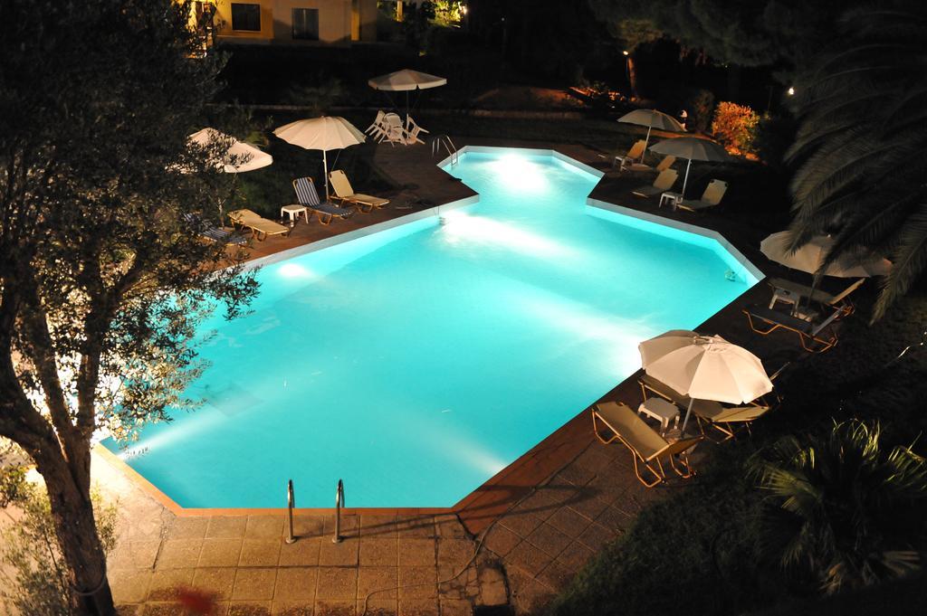 Niki Hotel Apartments Lalyssos Eksteriør billede