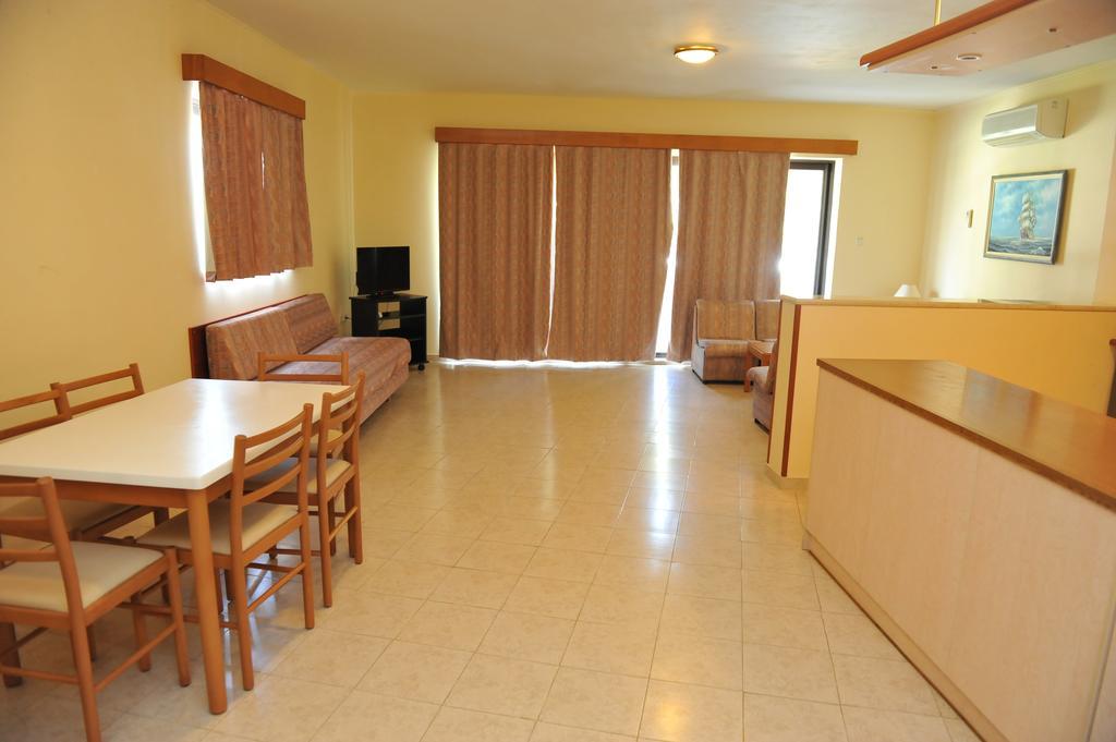 Niki Hotel Apartments Lalyssos Eksteriør billede