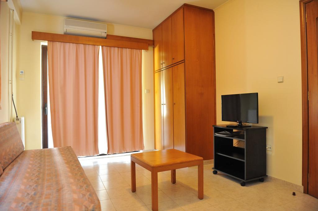 Niki Hotel Apartments Lalyssos Eksteriør billede