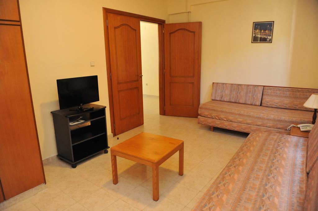 Niki Hotel Apartments Lalyssos Eksteriør billede