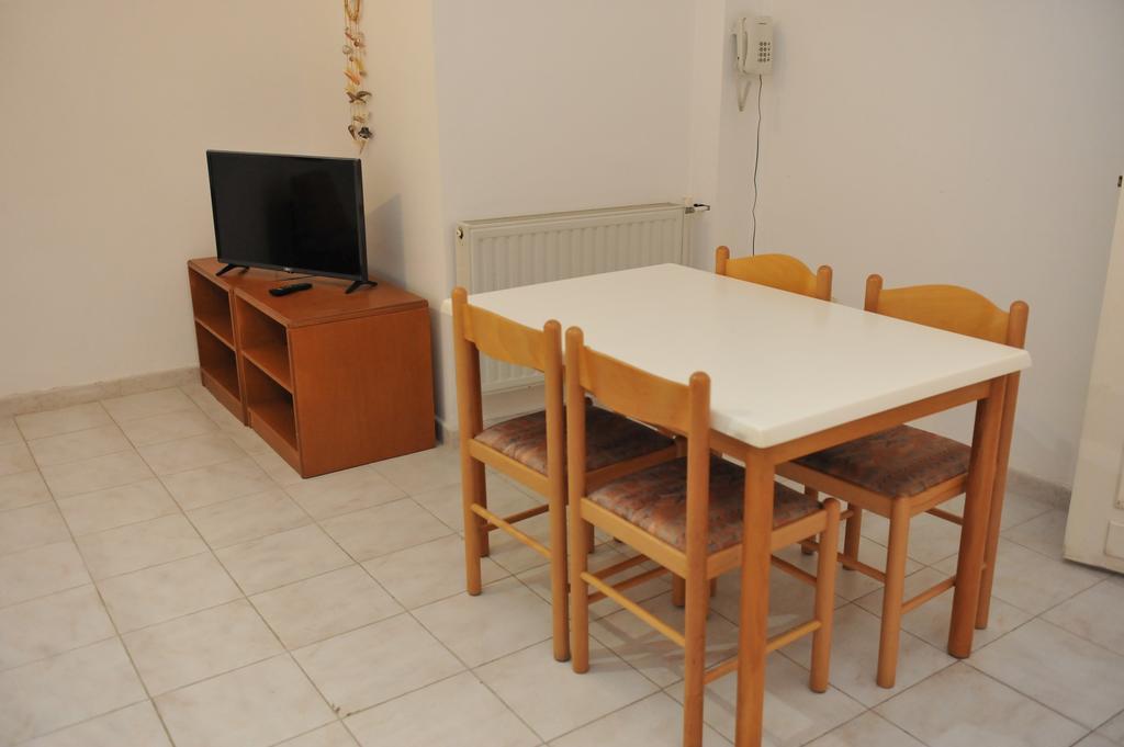 Niki Hotel Apartments Lalyssos Eksteriør billede