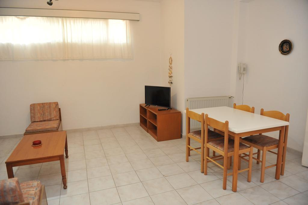 Niki Hotel Apartments Lalyssos Eksteriør billede