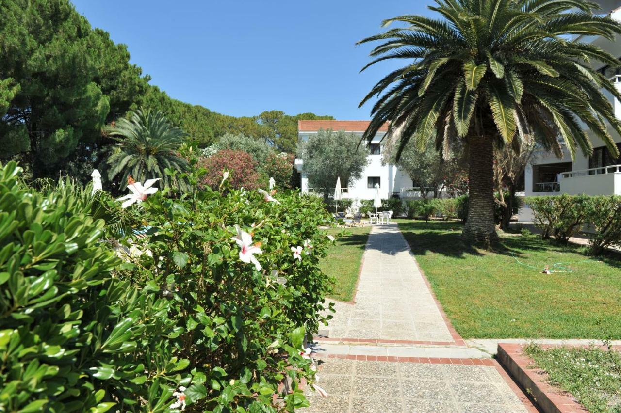 Niki Hotel Apartments Lalyssos Eksteriør billede