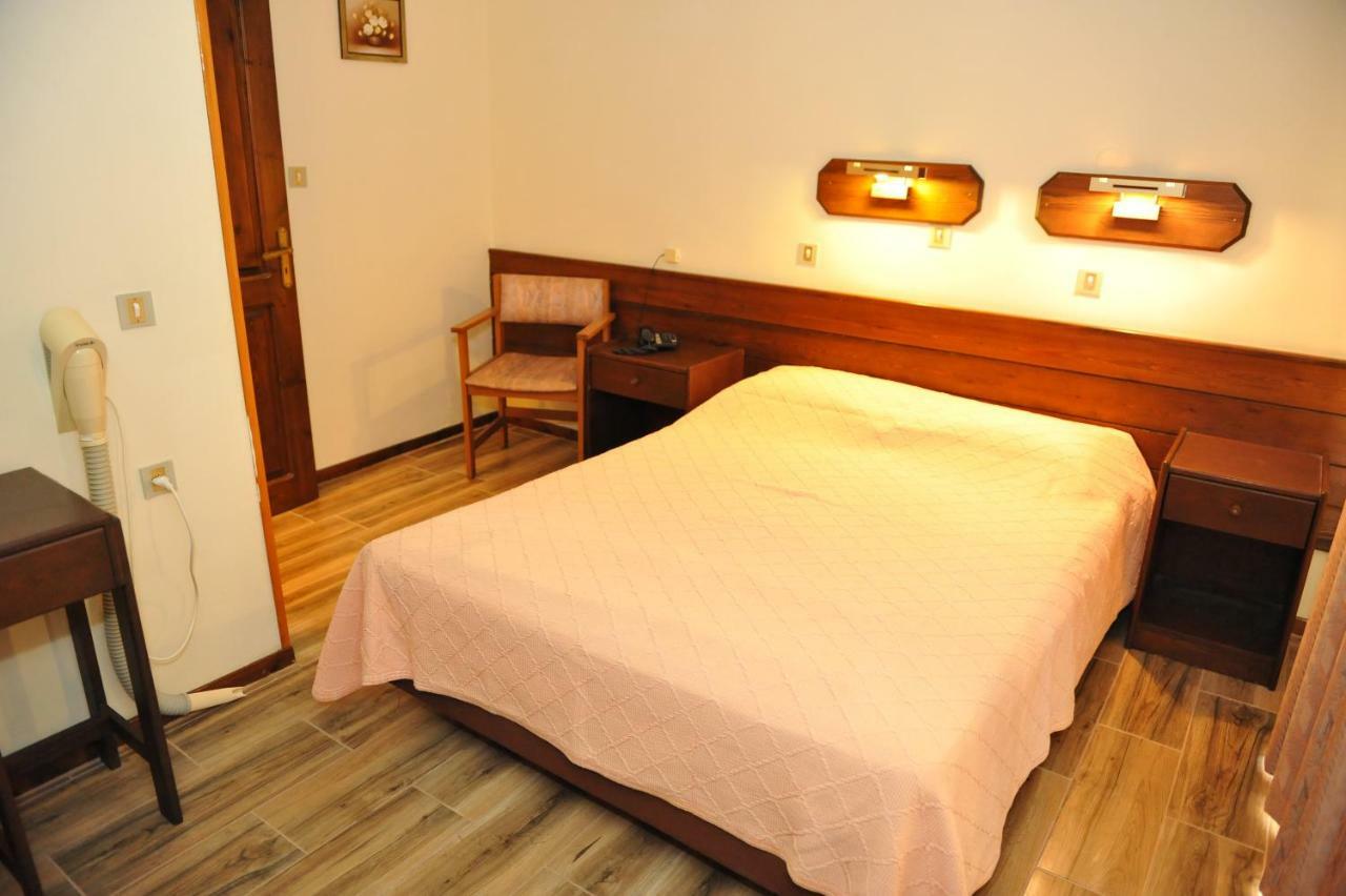 Niki Hotel Apartments Lalyssos Eksteriør billede