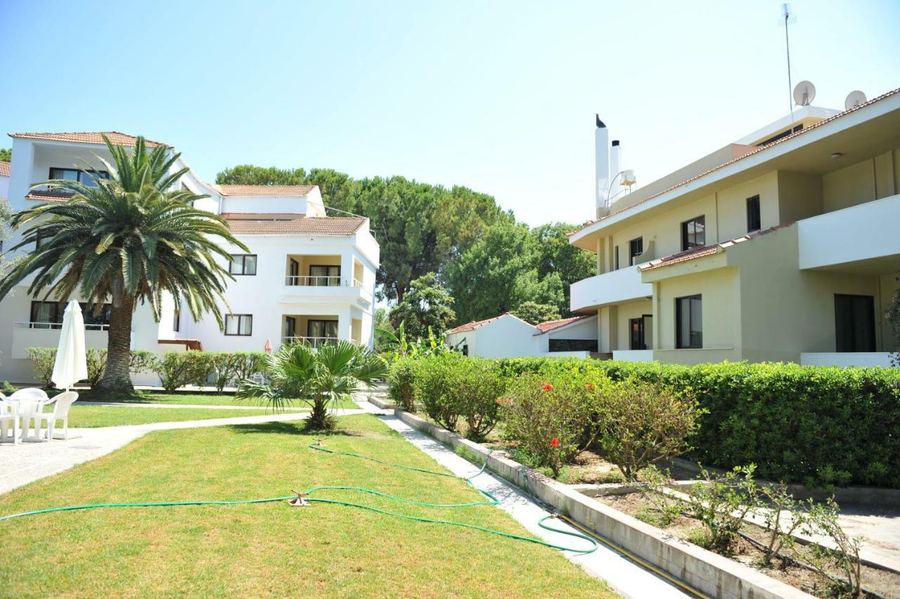Niki Hotel Apartments Lalyssos Eksteriør billede
