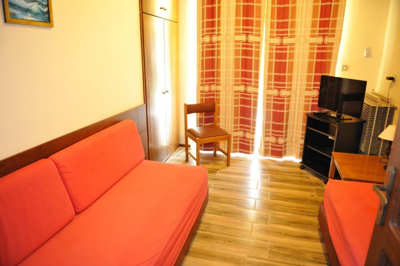 Niki Hotel Apartments Lalyssos Eksteriør billede